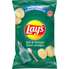 FreshoCartz Crispy and Crunchy Salted Potato Chips, Aloo Chips, Salty  Wafers, and Aalu Chips 200 g of Falahari Chips : : Grocery &  Gourmet Foods