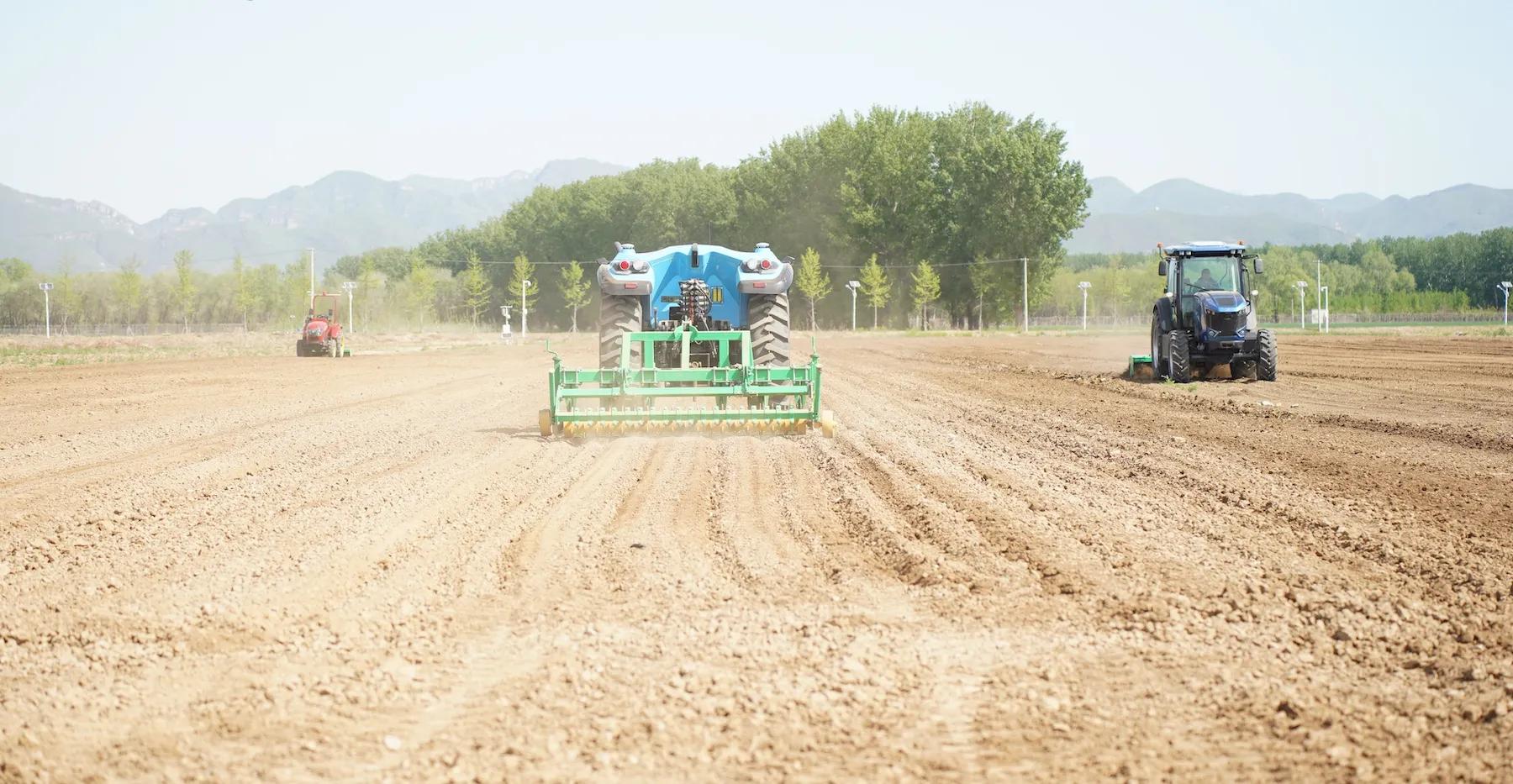 tractor-field