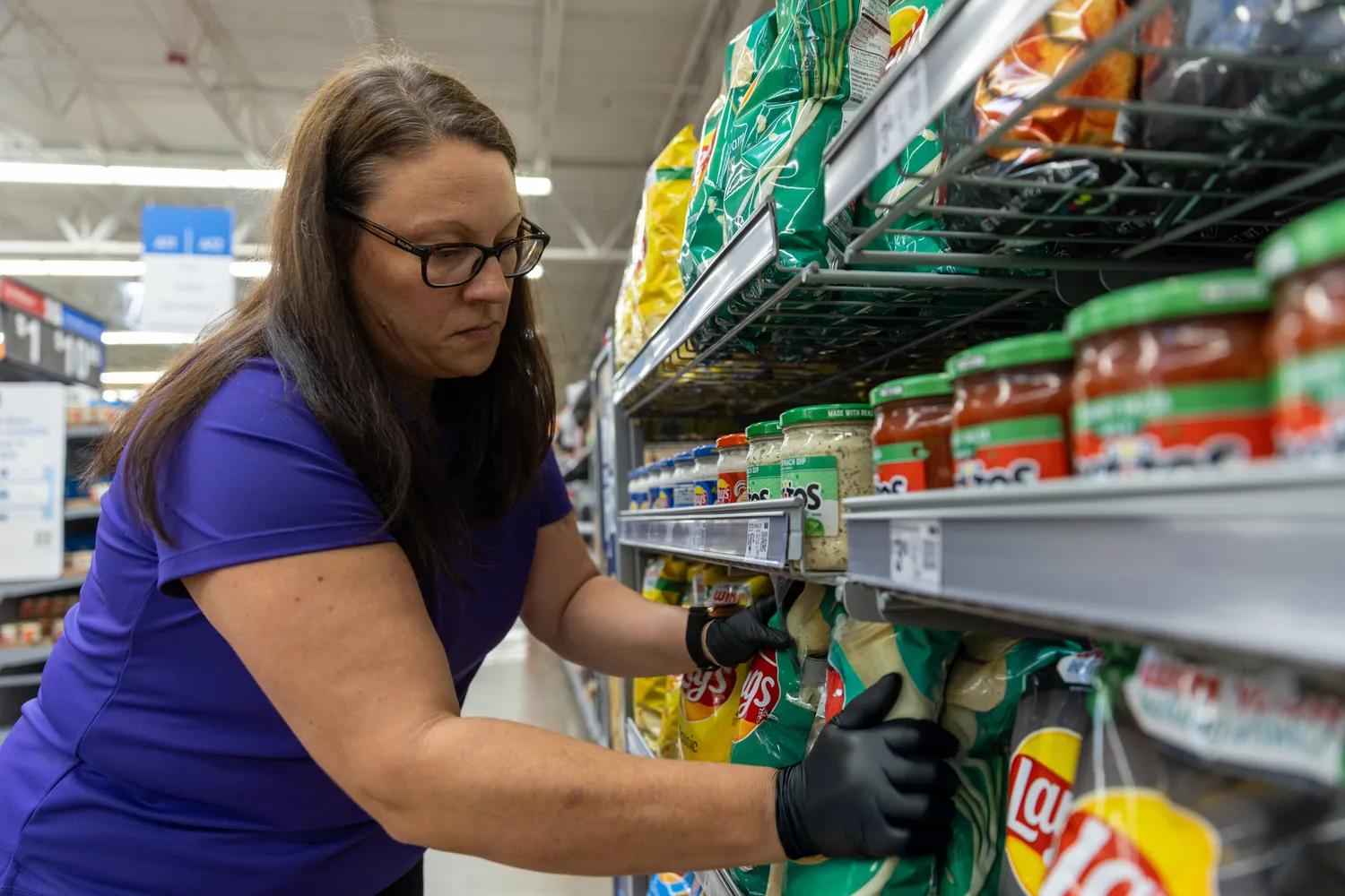 retailer-product-shelf