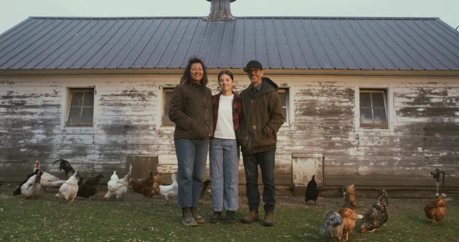 nat-geo-iowa-farmer-story-embed-family