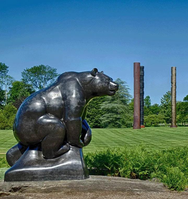 sculpture-garden-grizzly-bear---720x760