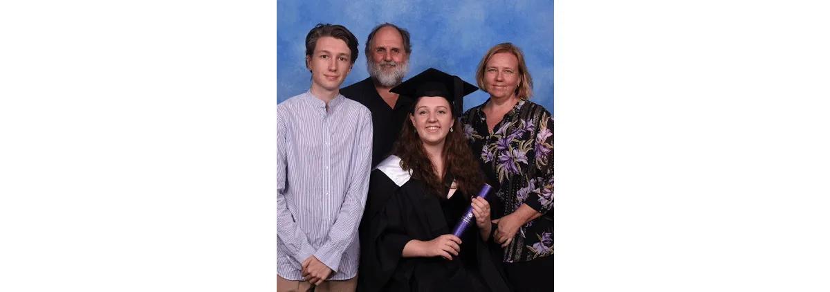 Sarah Ives (center) with brother Daniel, father Bill and mother Cindy (from left to right).
